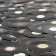 L’industrie du disque défend-elle un modèle obsolète ? De plus en plus sous le feu de l’actualité, l’industrie du disque est à la peine et se voit réduite à faire pression sur les gouvernements pour encadrer de plus...
