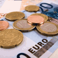 En proie à une dette abyssale, la Grèce est aujourd’hui sommée de faire face à cette situation en se pliant, si possible avec bonne volonté, aux recommandations de l’Union européenne...