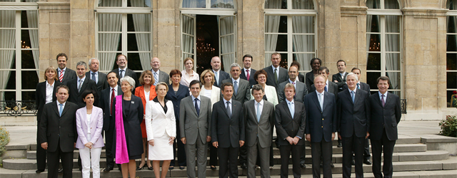 François Hollande maintenant élu, il va devoir former un gouvernement resserré et paritaire, comme il l’a promis, de 15 personnes. Il devrait annoncer ce nouveau gouvernement au lendemain de la...